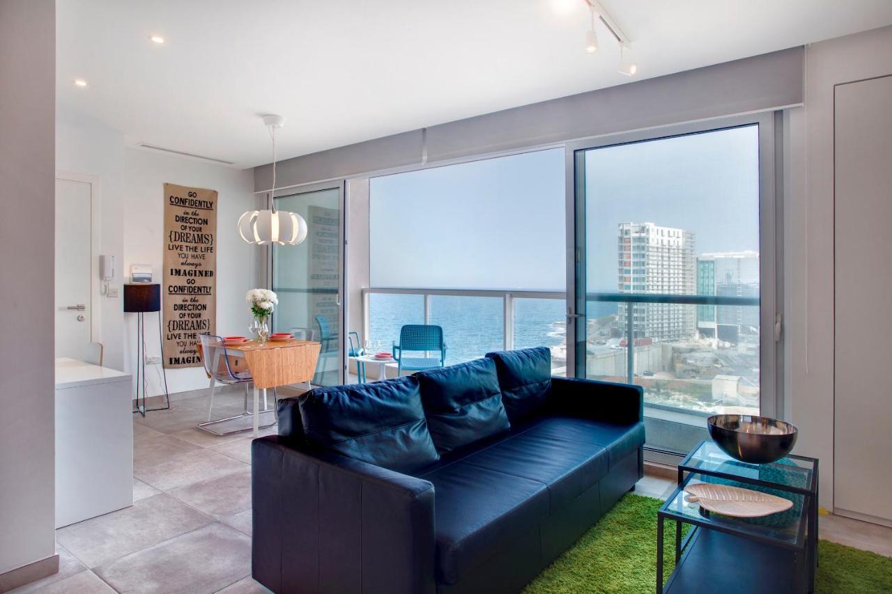 Modern Seaview Apartment In A Prime Location Sliema Esterno foto