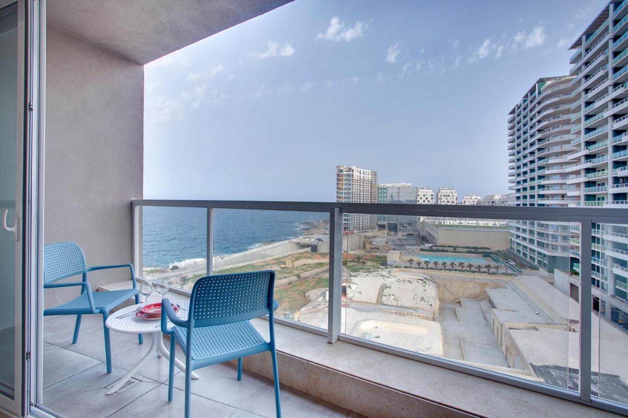 Modern Seaview Apartment In A Prime Location Sliema Esterno foto