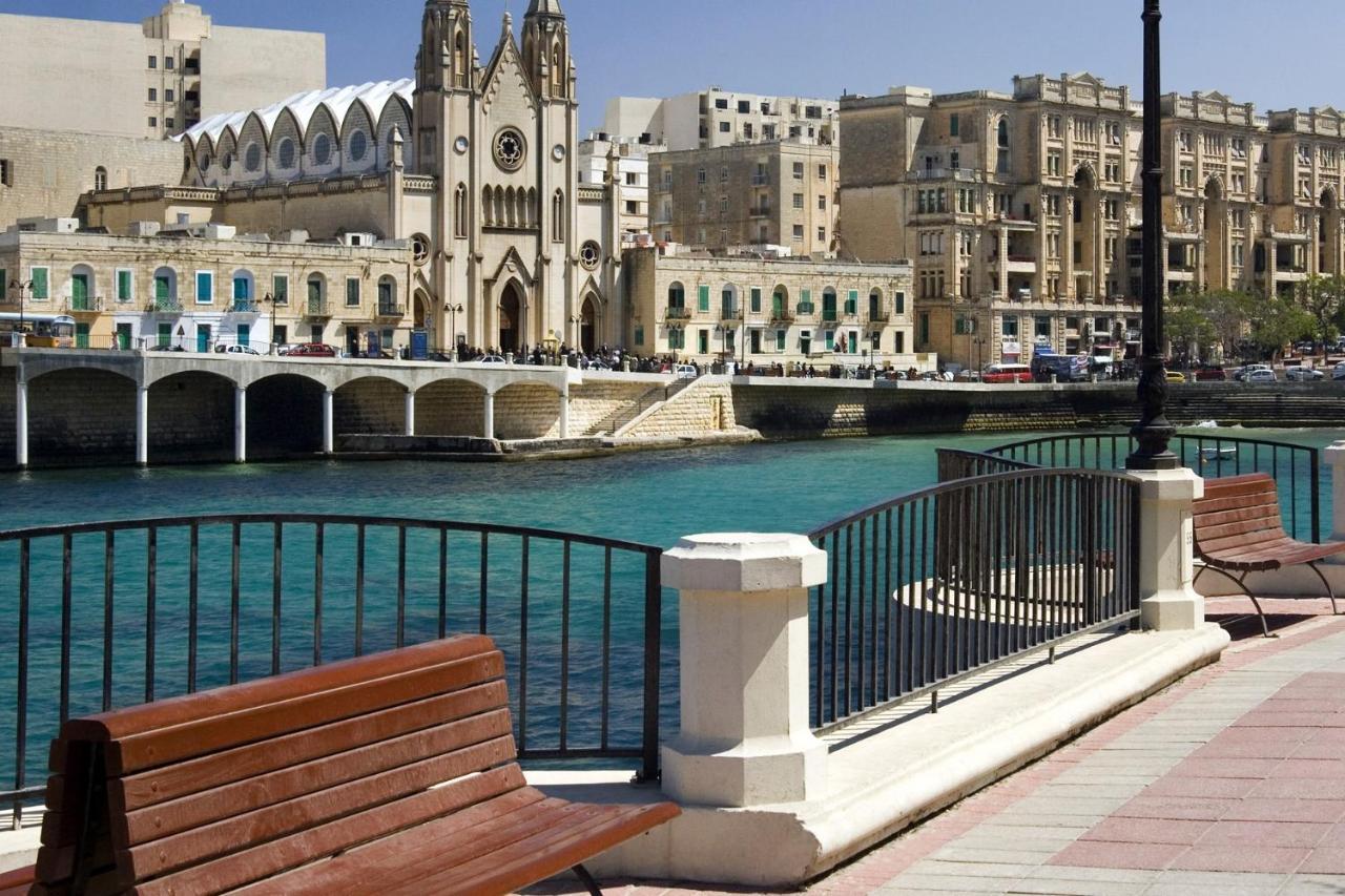 Modern Seaview Apartment In A Prime Location Sliema Esterno foto