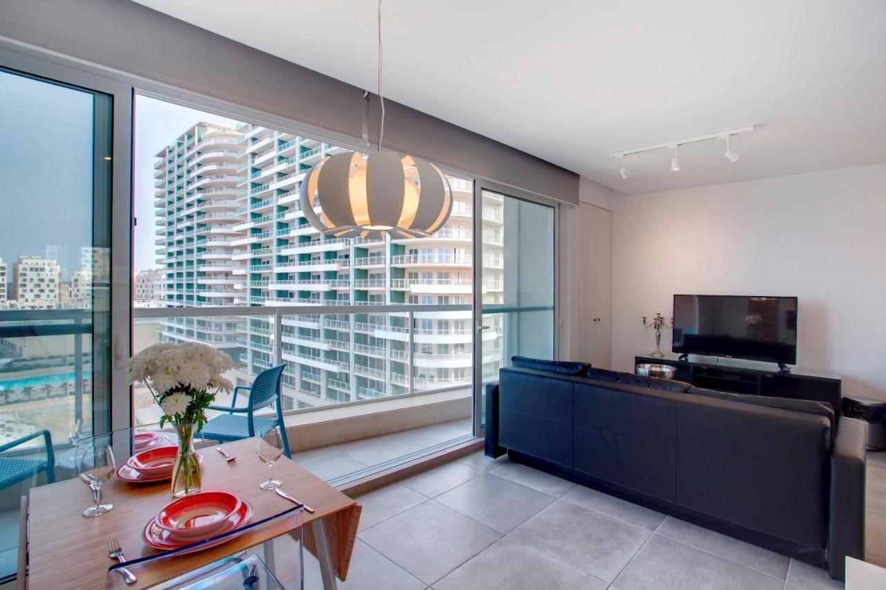 Modern Seaview Apartment In A Prime Location Sliema Esterno foto