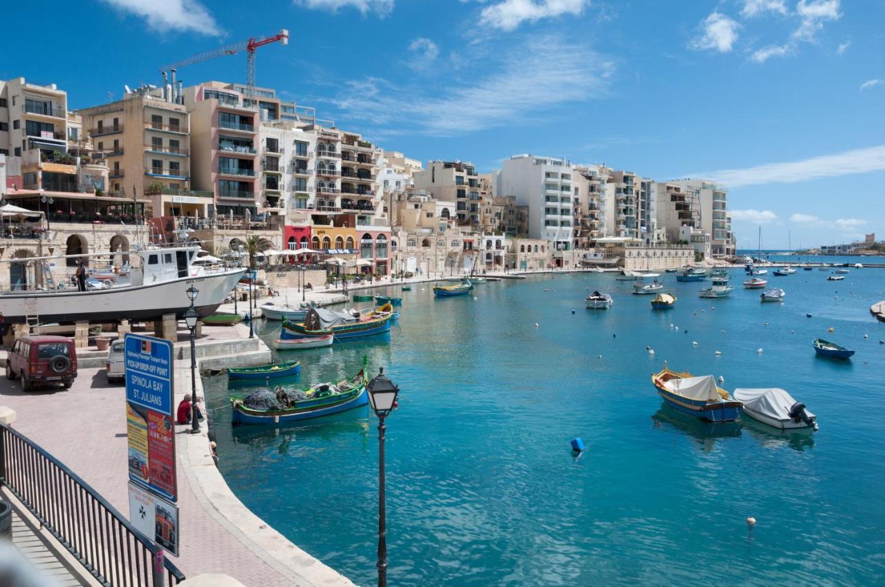 Modern Seaview Apartment In A Prime Location Sliema Esterno foto
